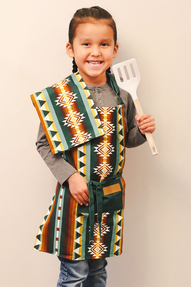 B.Yellowtail Kitchen Apron (Youth)